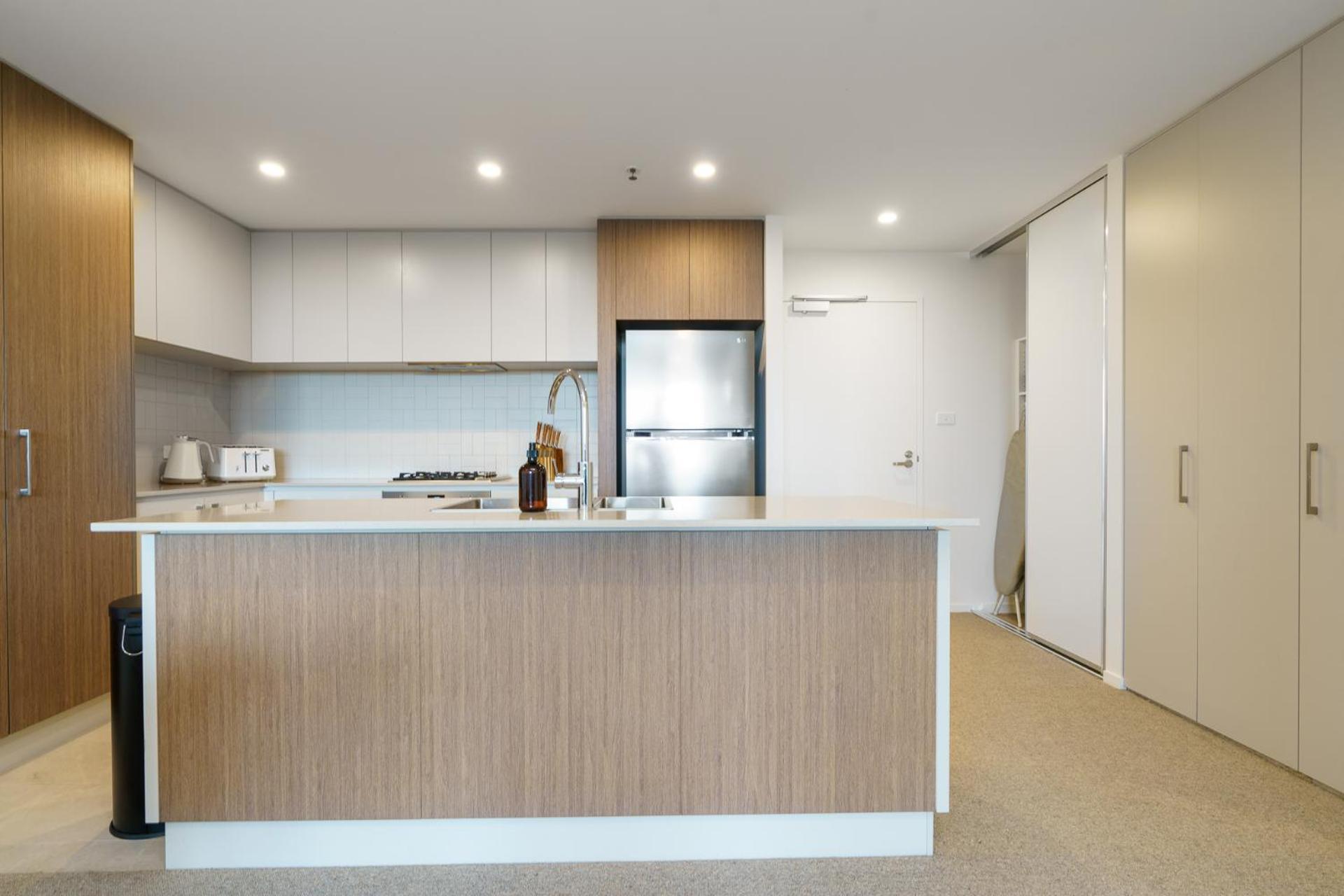 Urban Apt In Phillip 9Mins To Canberra Hospital Apartment Exterior photo