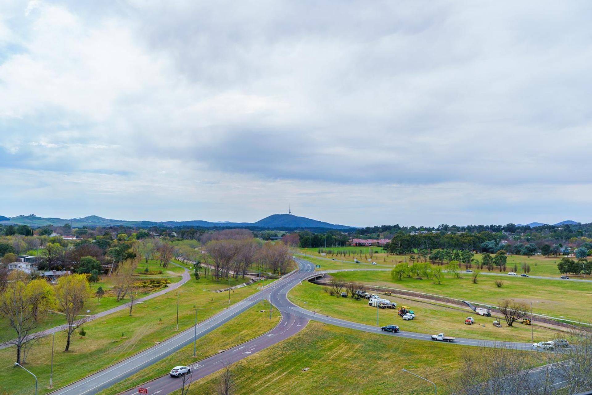 Urban Apt In Phillip 9Mins To Canberra Hospital Apartment Exterior photo